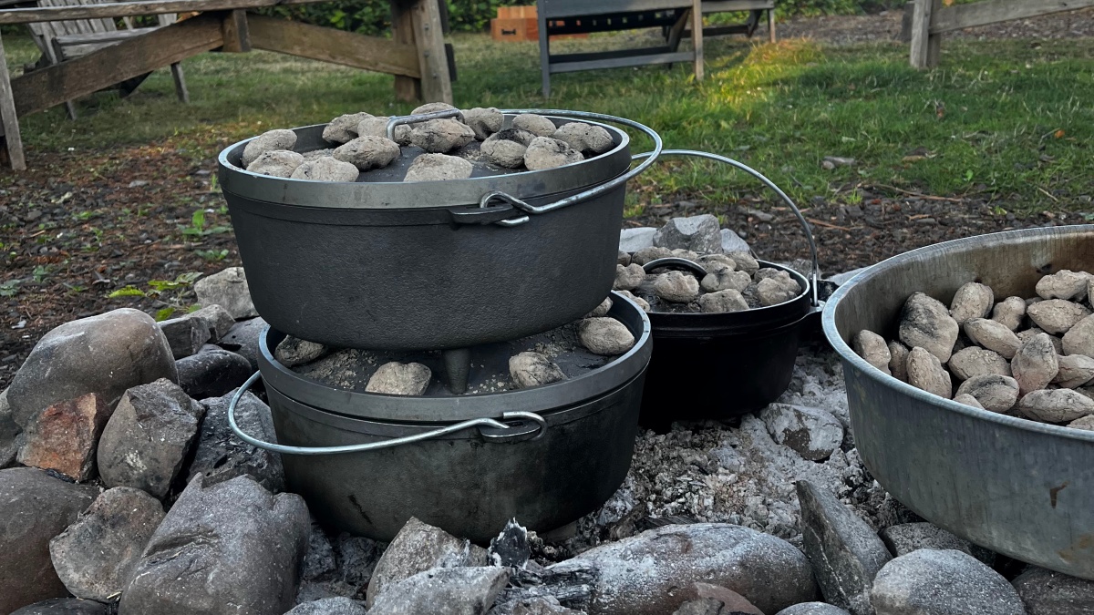 Dutch oven stack